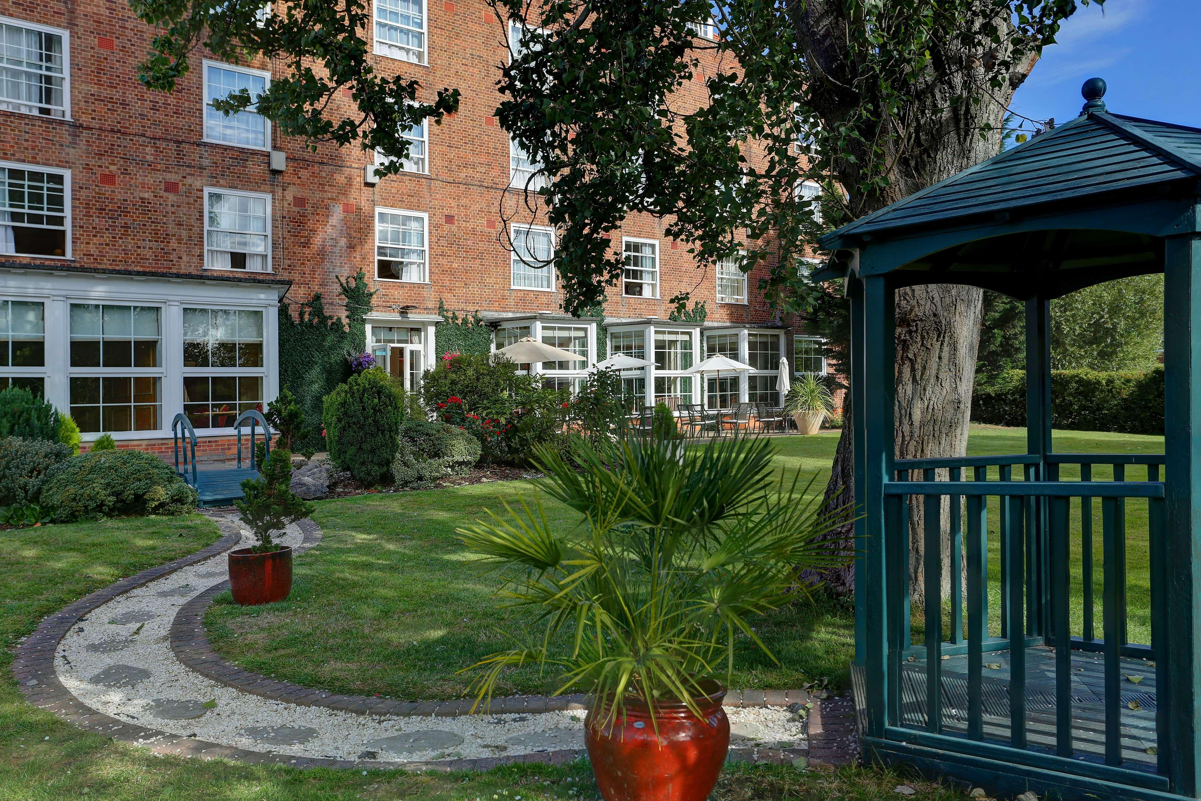 Best Western Homestead Court Hotel Welwyn Garden City Exterior foto
